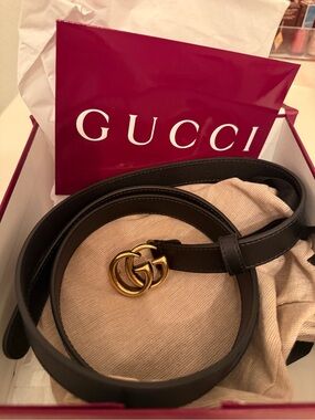 Gucci GG Marmont Thin Womens Leather Belt in Black with Gold Hardware - size 14